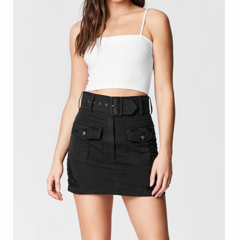 BRAND NEW LF SKIRT SIZE 4 FIT 00